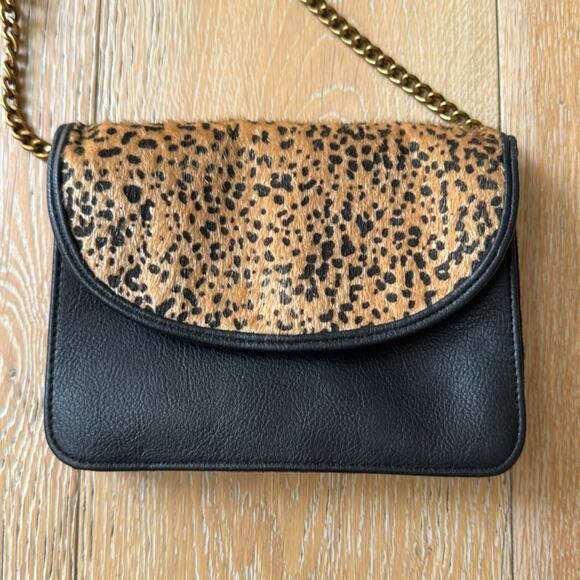 American Eagle Cheetah Print Black Crossbody Bag - Picture 2 of 6